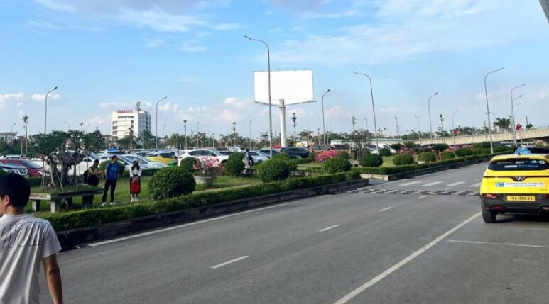 海防吉碑機場廣告